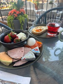 Complimentary breakfast