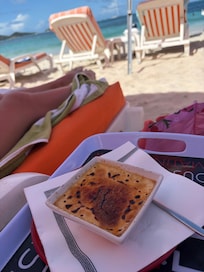 Crème brûlée on the beach!