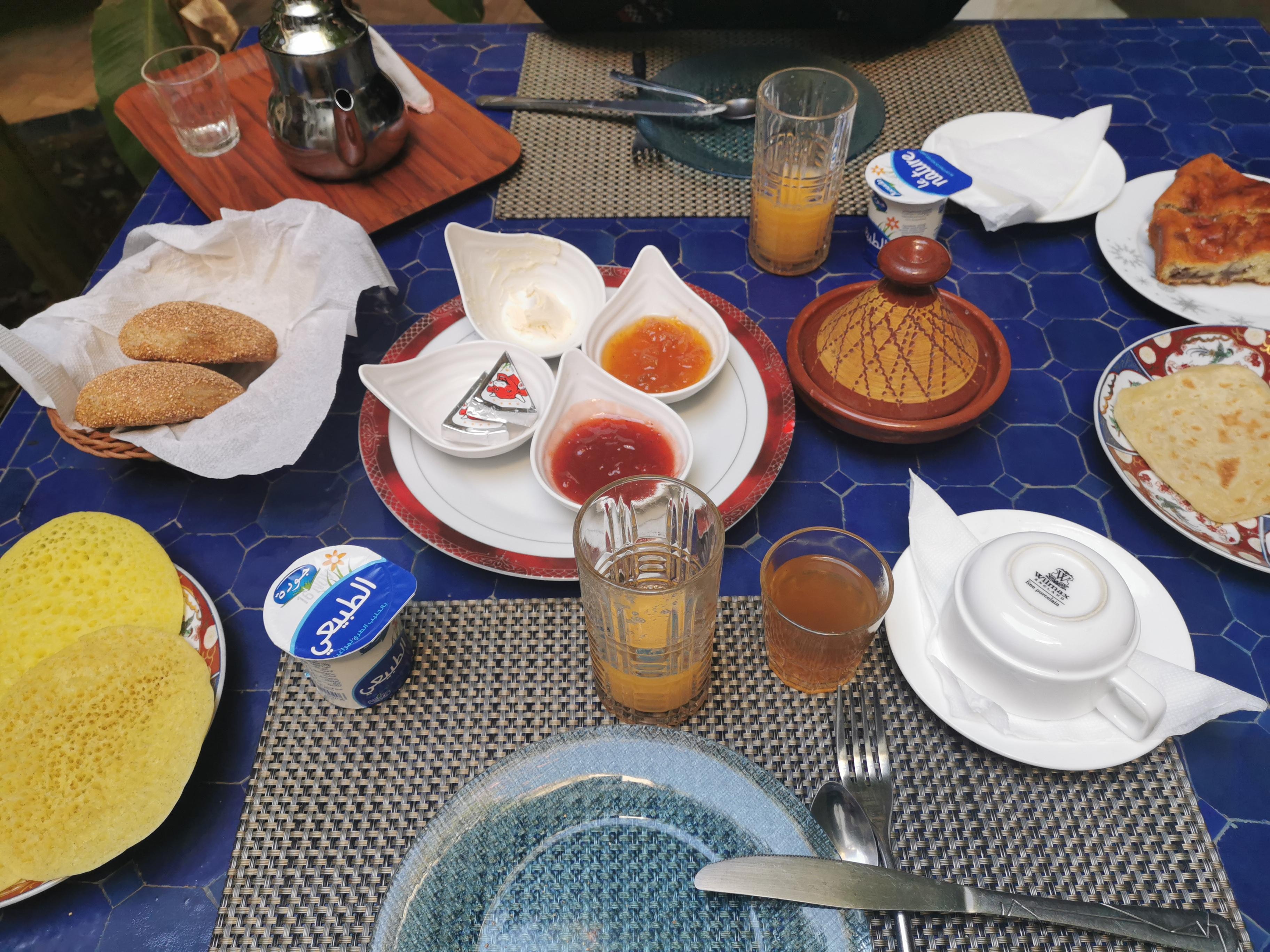 Petit déjeuner au riad (à réserver la veille) 