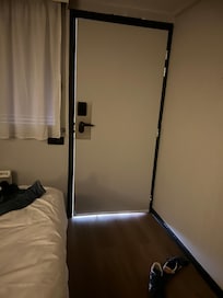 Porte verrouillé à clé