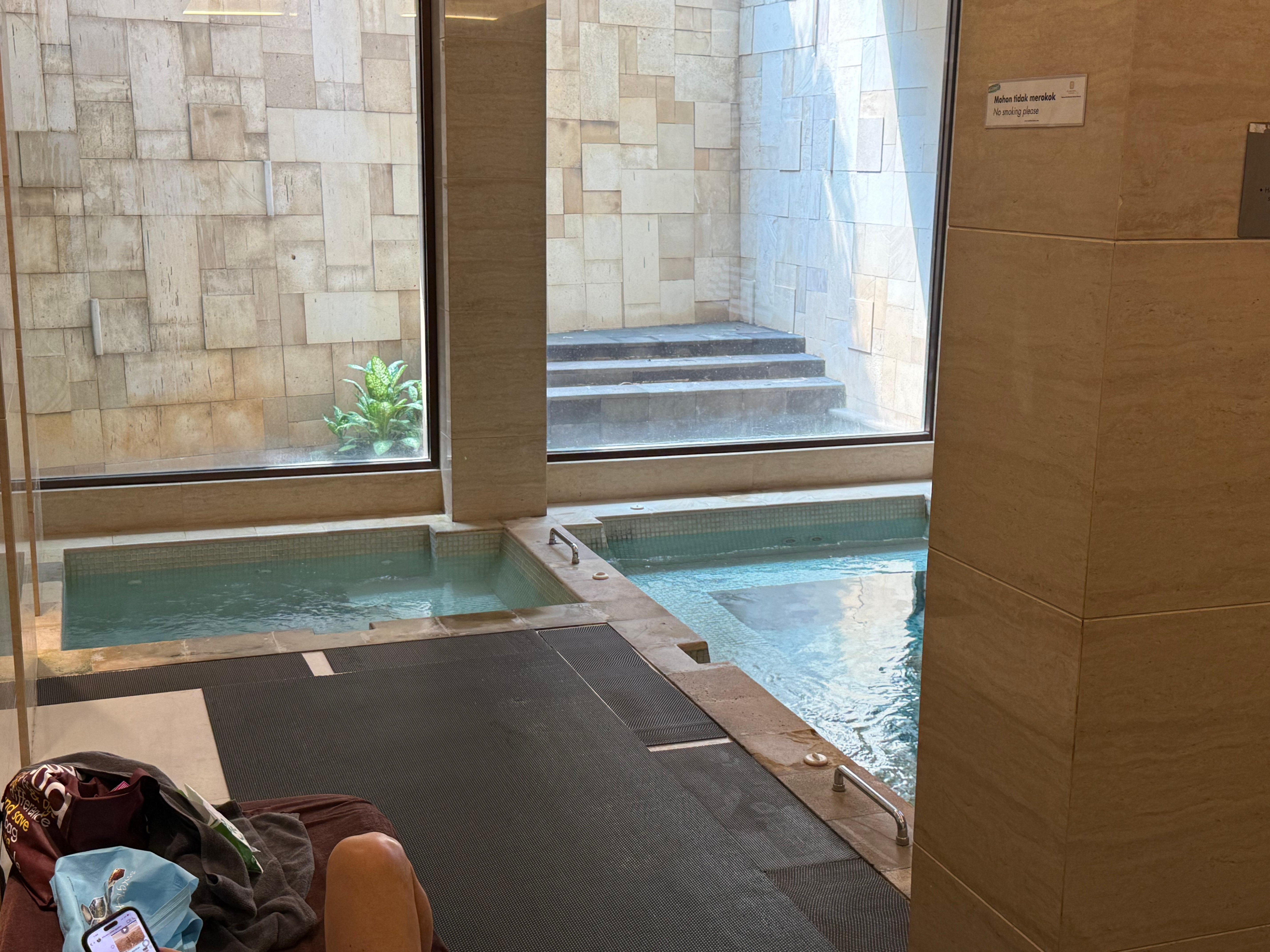 Cold plunge was great, very cold and I do these regularly at home around 3deg. This was at least that cold 