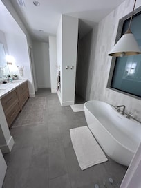 Master bathroom, very spacious, loved the tub