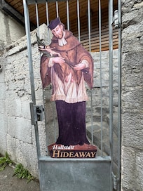 Hallstadt Hideaway Entrance