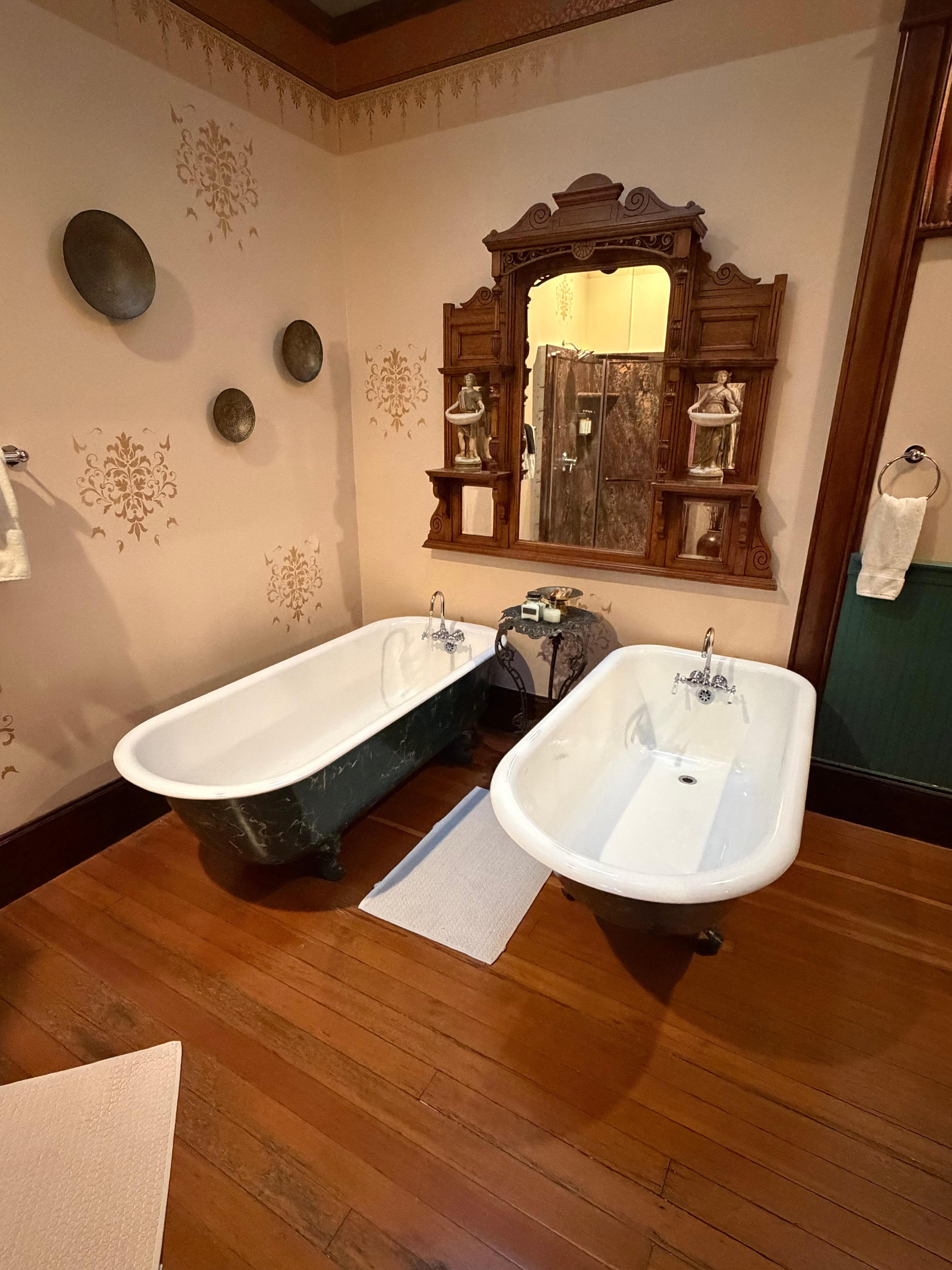 Bathtubs in the anniversary suite 