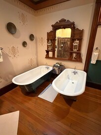 Bathtubs in the anniversary suite