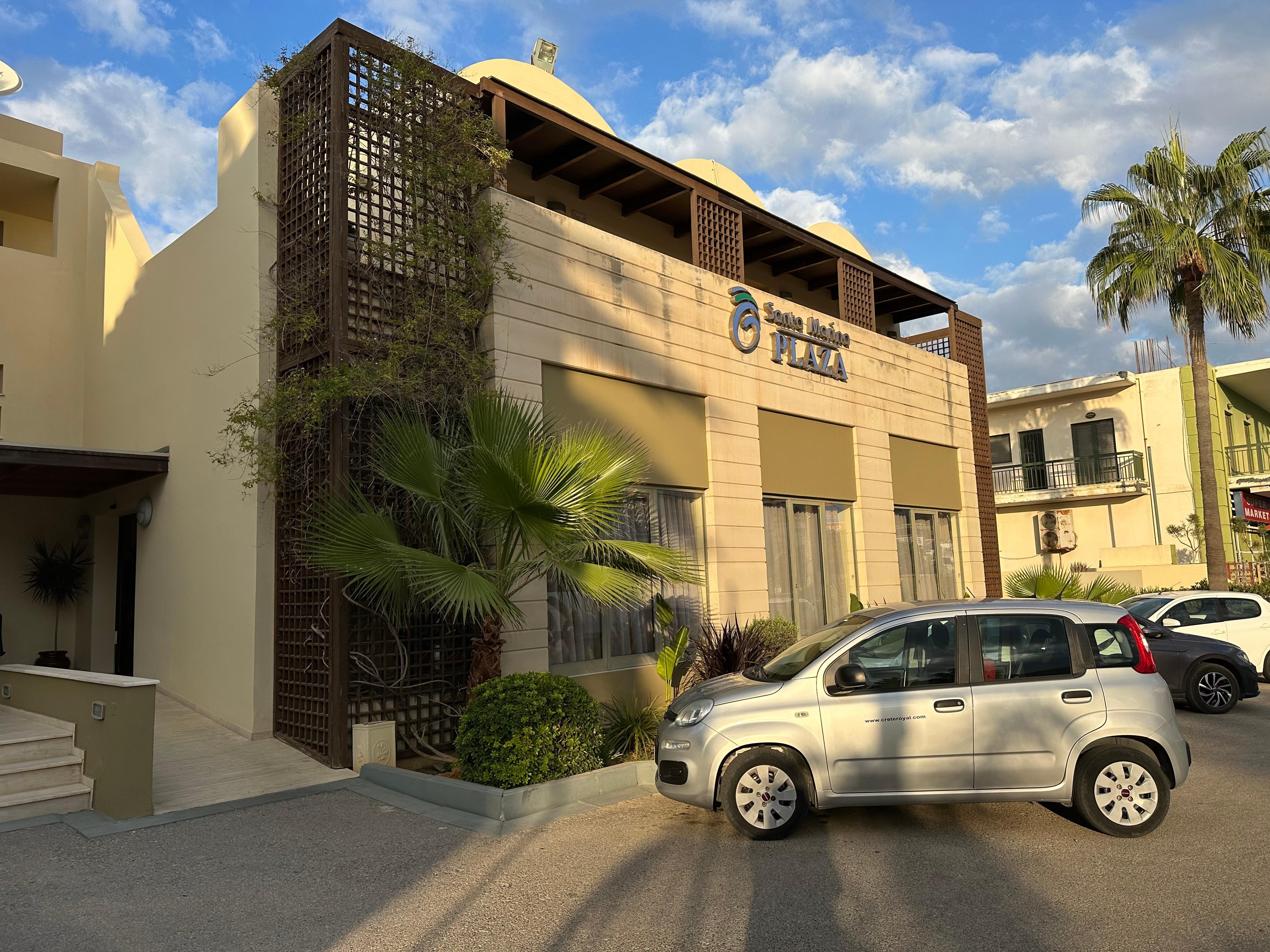 Fronten på hotellet