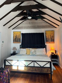 So roomy! This bed was crazy comfy!