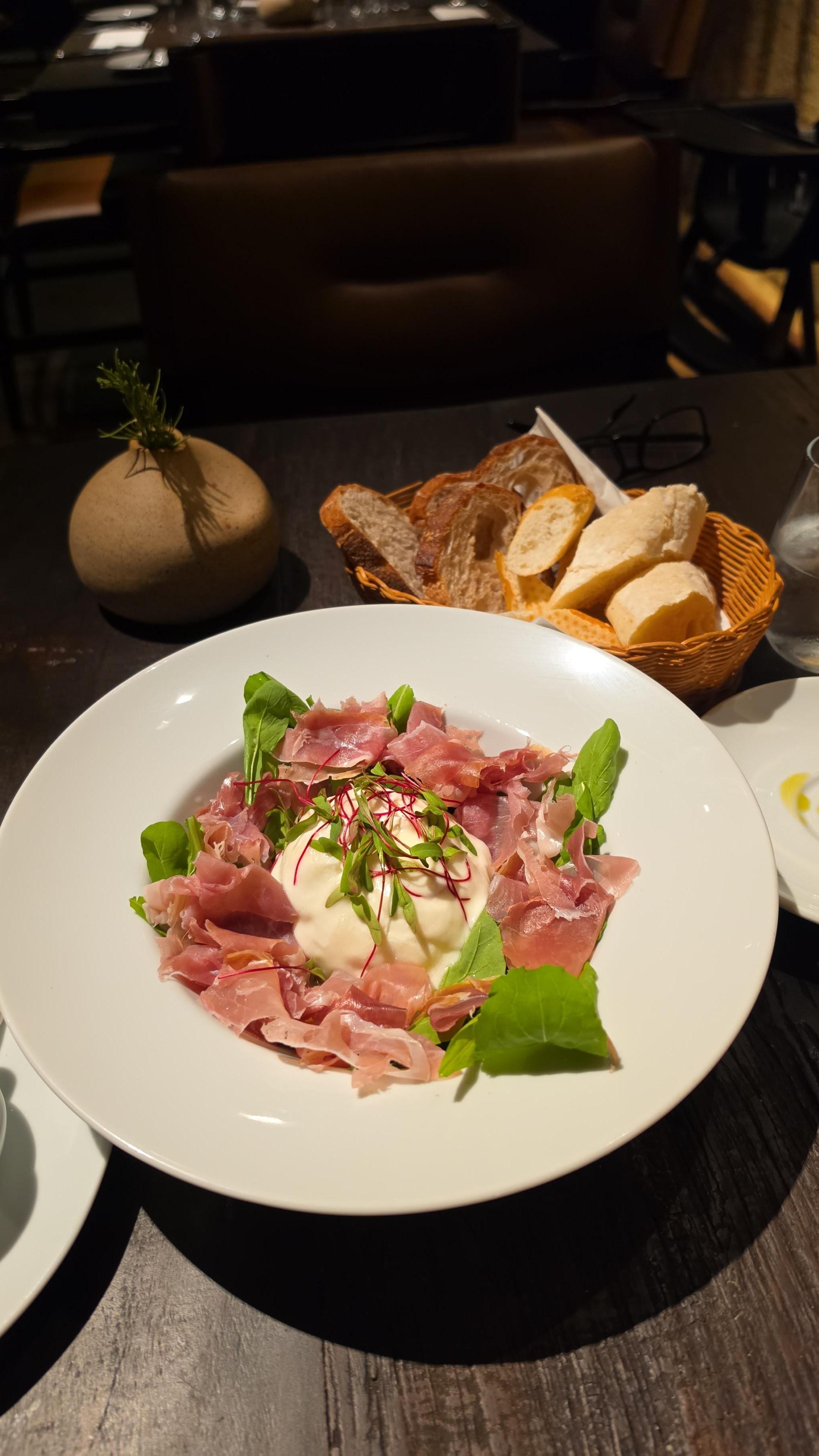 A Burrata com Presunto de Parma mais maravilhosa que já comi!