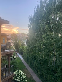 Unit on the rear of the building but it proved to be extremely quiet and peaceful. This pic is from our balcony looking towards the water.