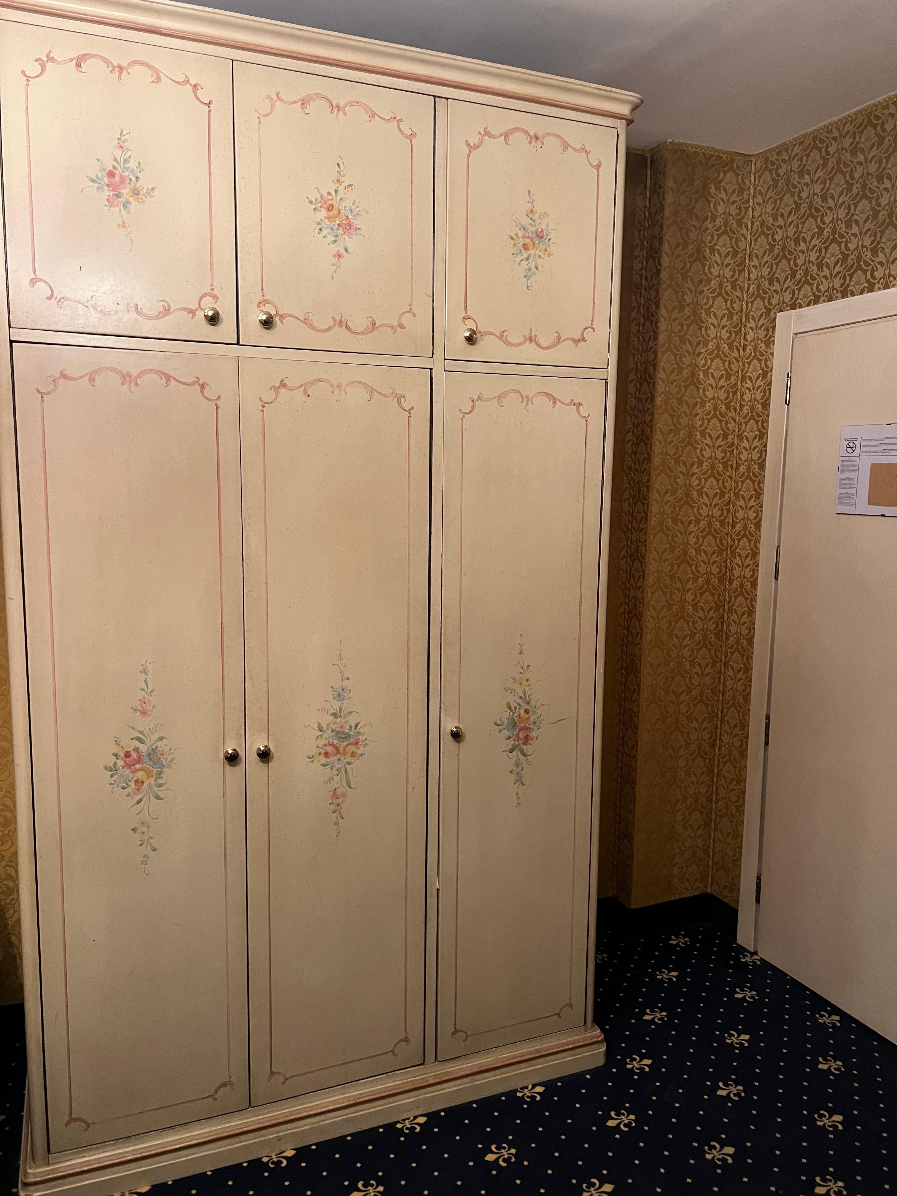 The wardrobe needed to be replaced 10-20 years ago. And it is the squeakiest doors ever heard.
