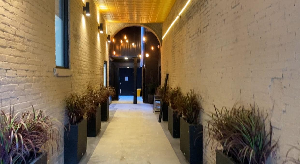 Really cute entry way. They called it a carriageway lol