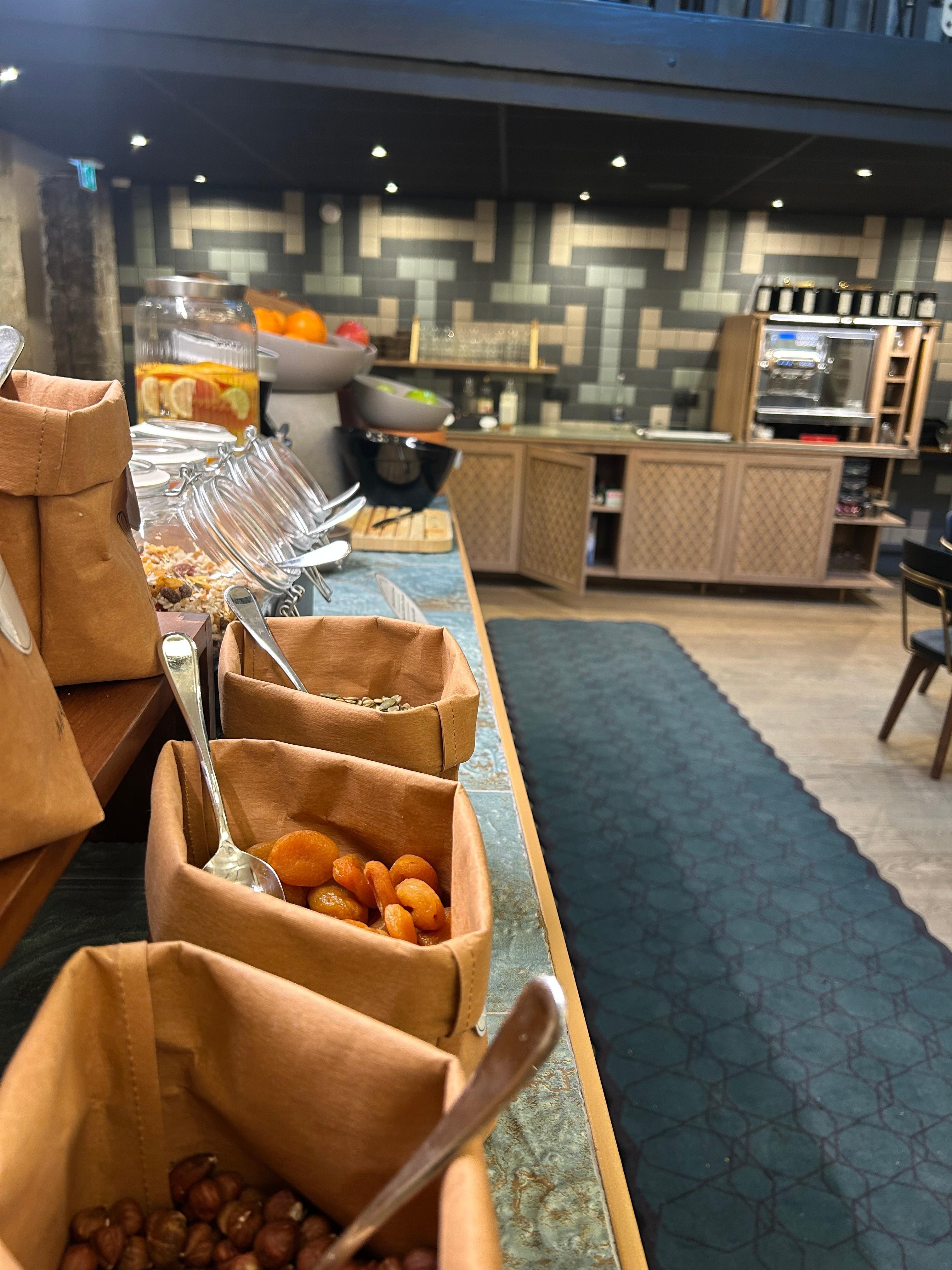 Wise range of breakfast items 