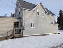 It's a whole house, y'all!