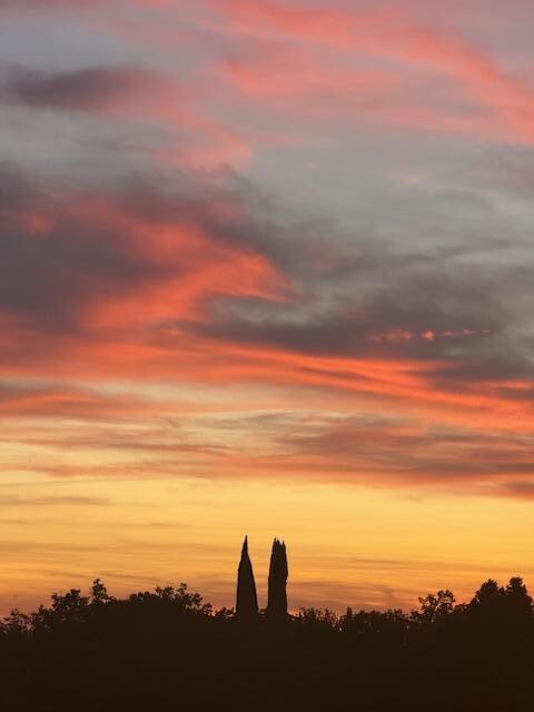 colores del atardecer que hacen pensar que esto lo pinto un artista...