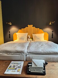 Bedroom (room category: Large)