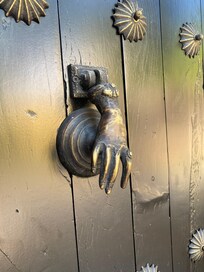 Loved the door knock!