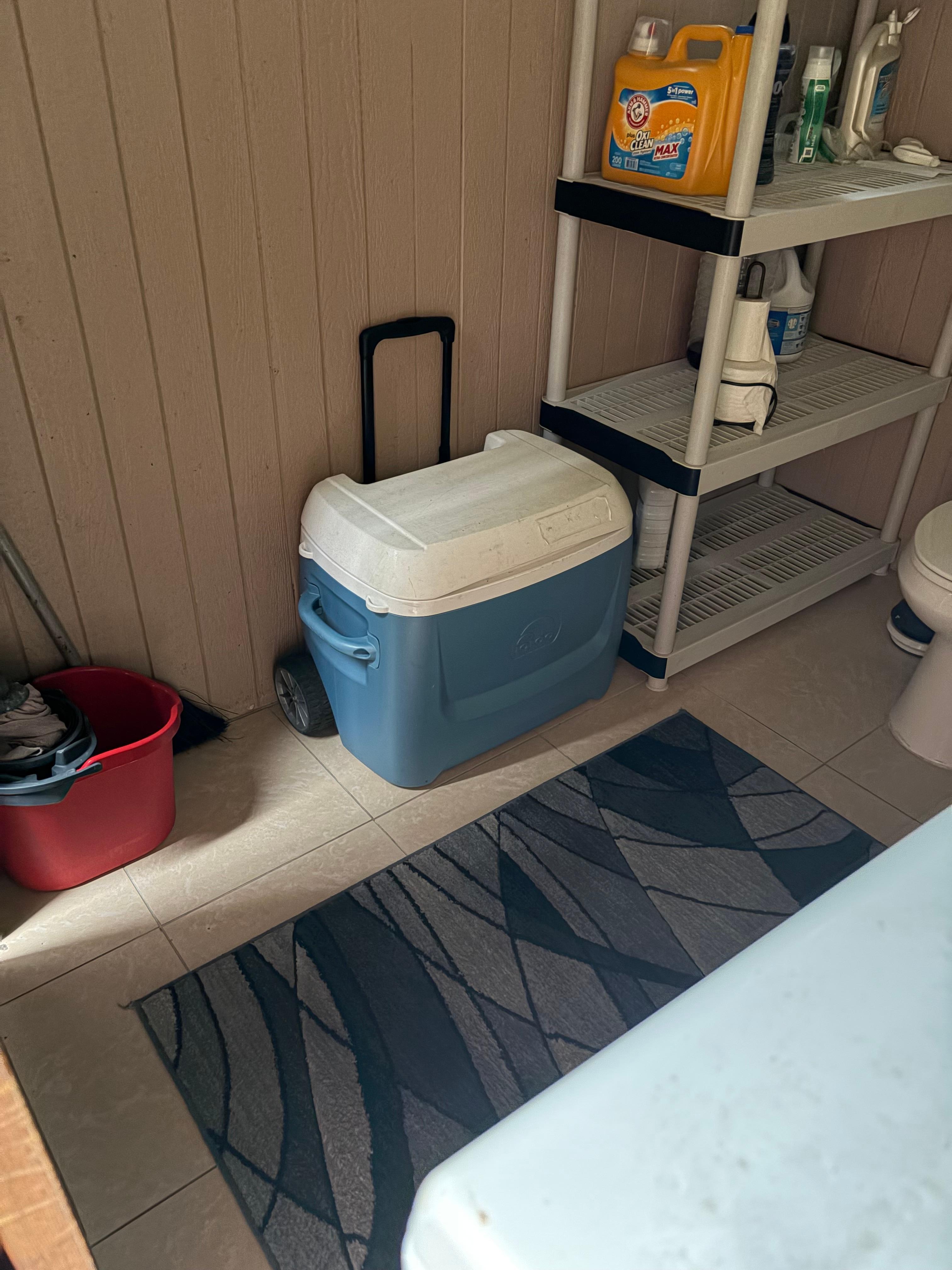 This cooler came in handy for our daily trips to Volcano National Park (20 minutes west) and the lovely town of Hilo (30 minutes east). 