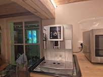 Zusätzlich zur Kaffeemaschine