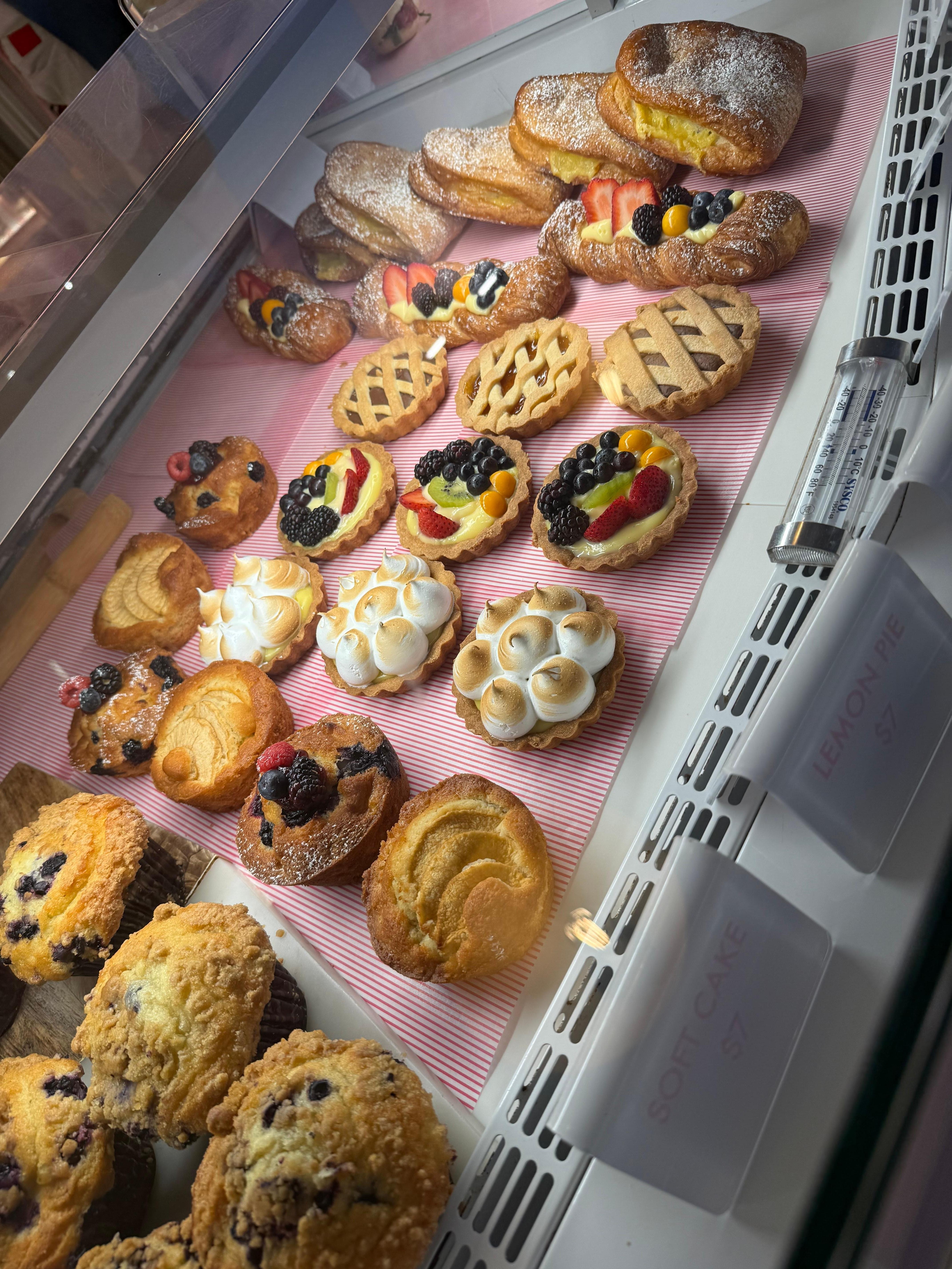 Only opened until 7 but tasted good 