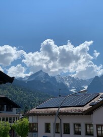 Zugspitze vom Balkon aus fotografiert