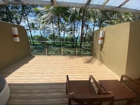 Lovely view to the beach