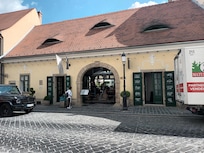 Maison Bistro hotel