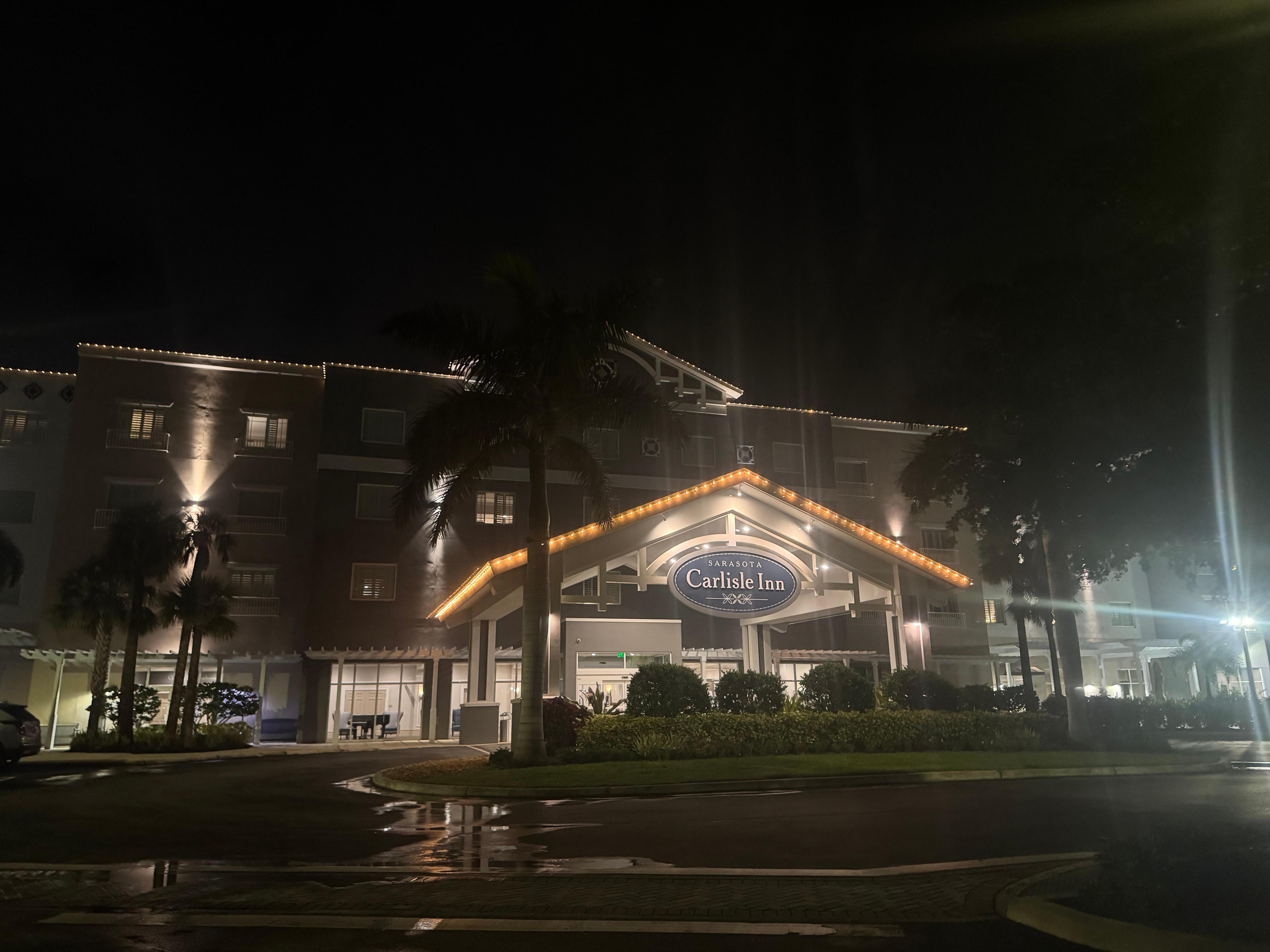 Entrada do hotel… estacionamento gratuito