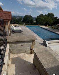 Comme précisé dans mon avis nous sommes en train de manœuvrer pour découvrir la piscine