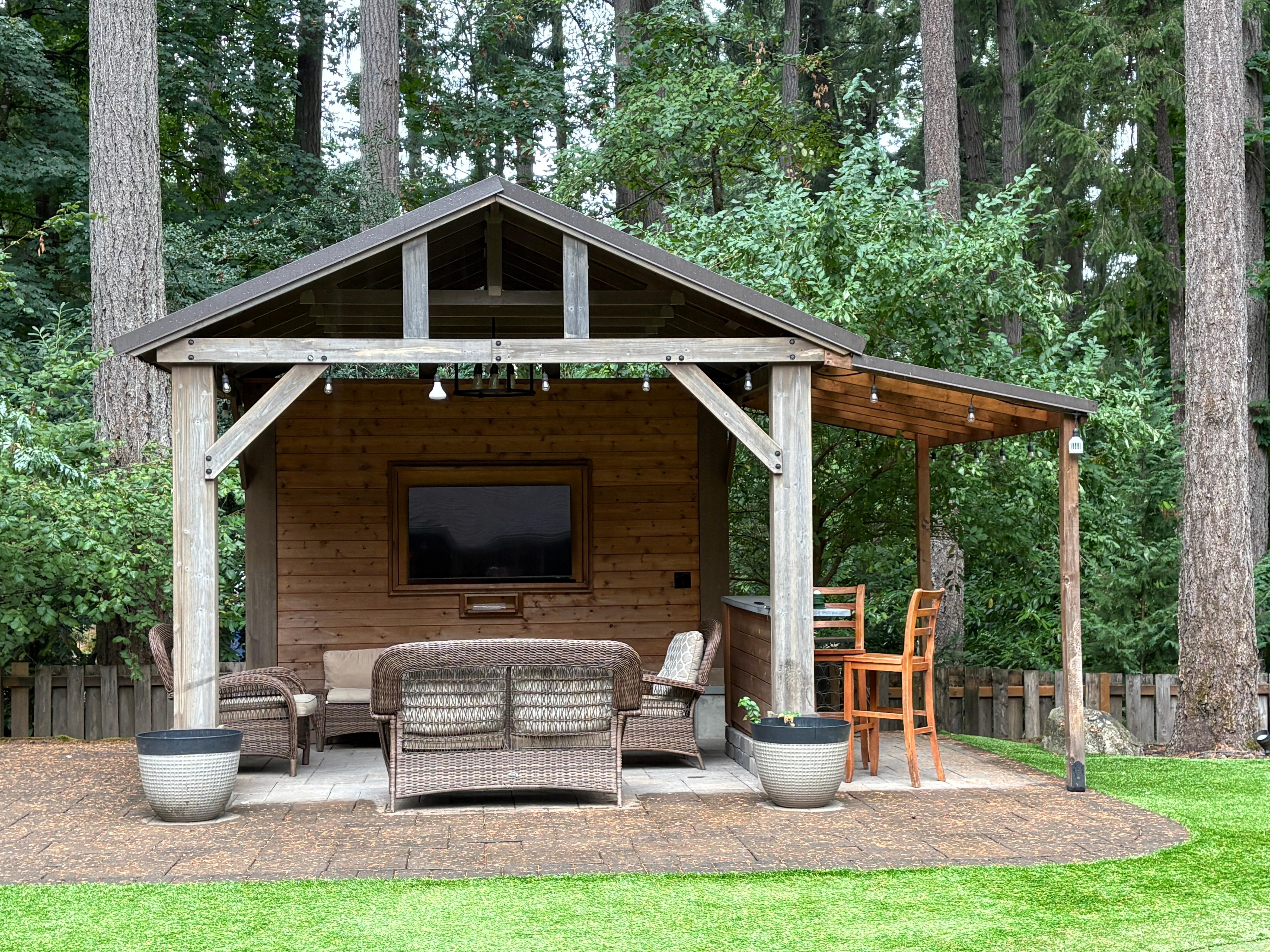 Fantastic pergola for maximal outdoor enjoyment