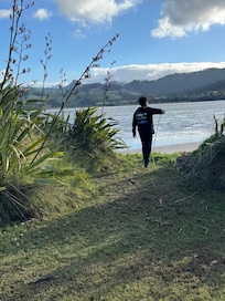 A short stroll from the bach