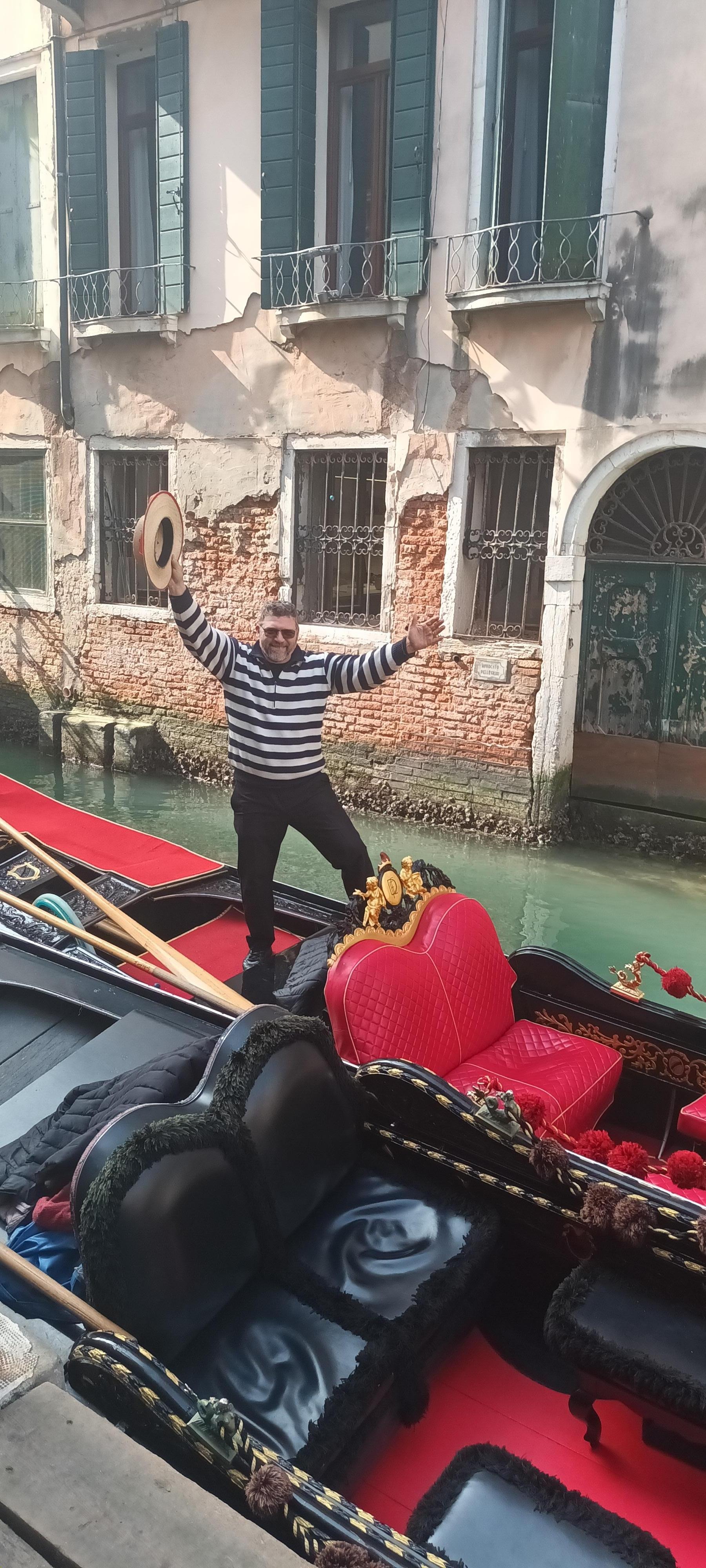 Friendly Gondoliers, set price  90euros for 30 minutes.
