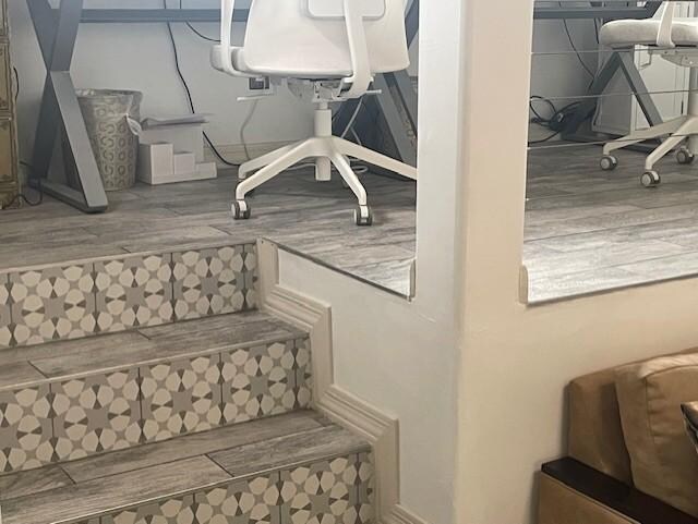 Office stairs without any railing