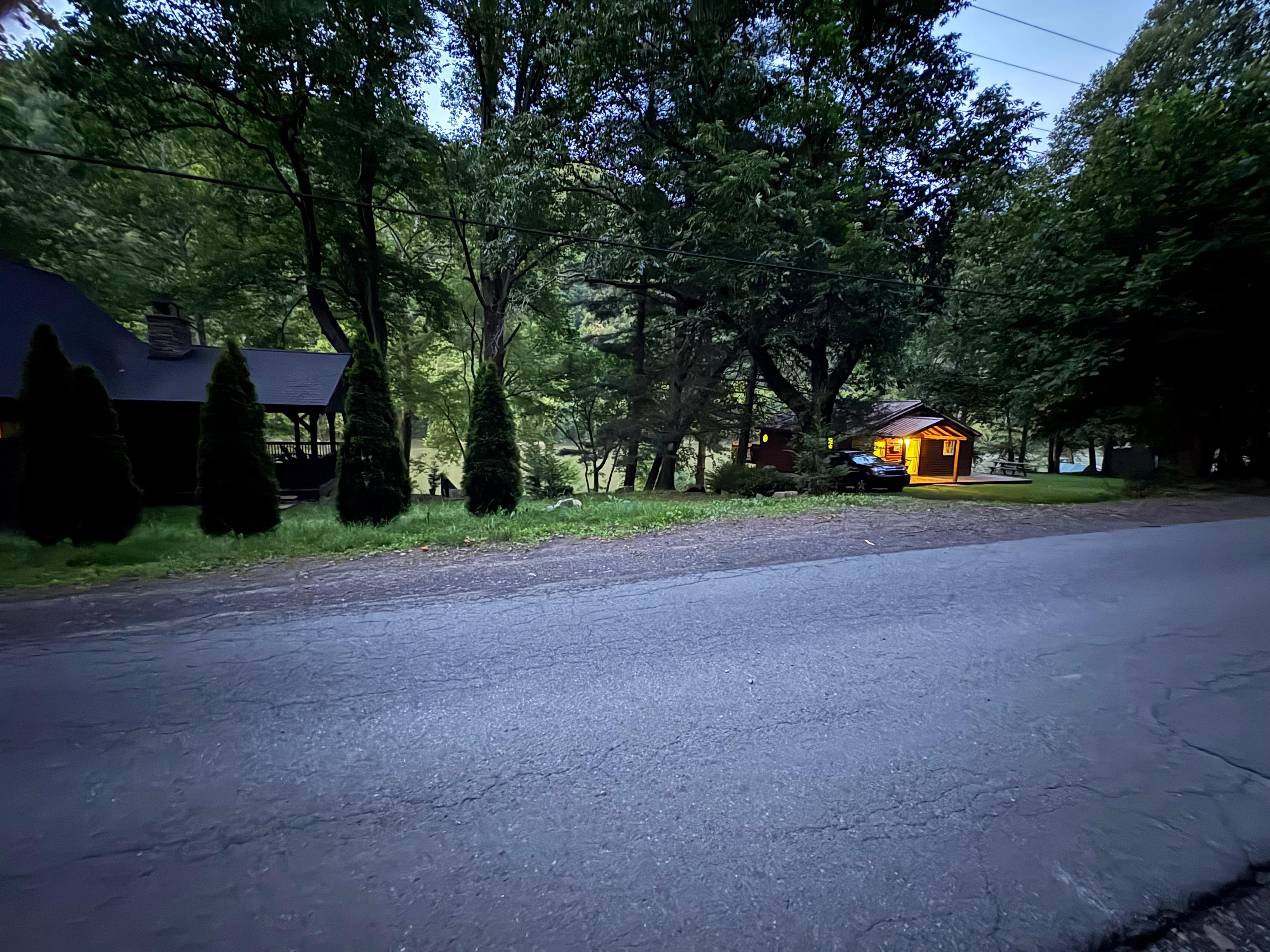 The main road outside the property was quiet and the house was visible and easy to find from the road 