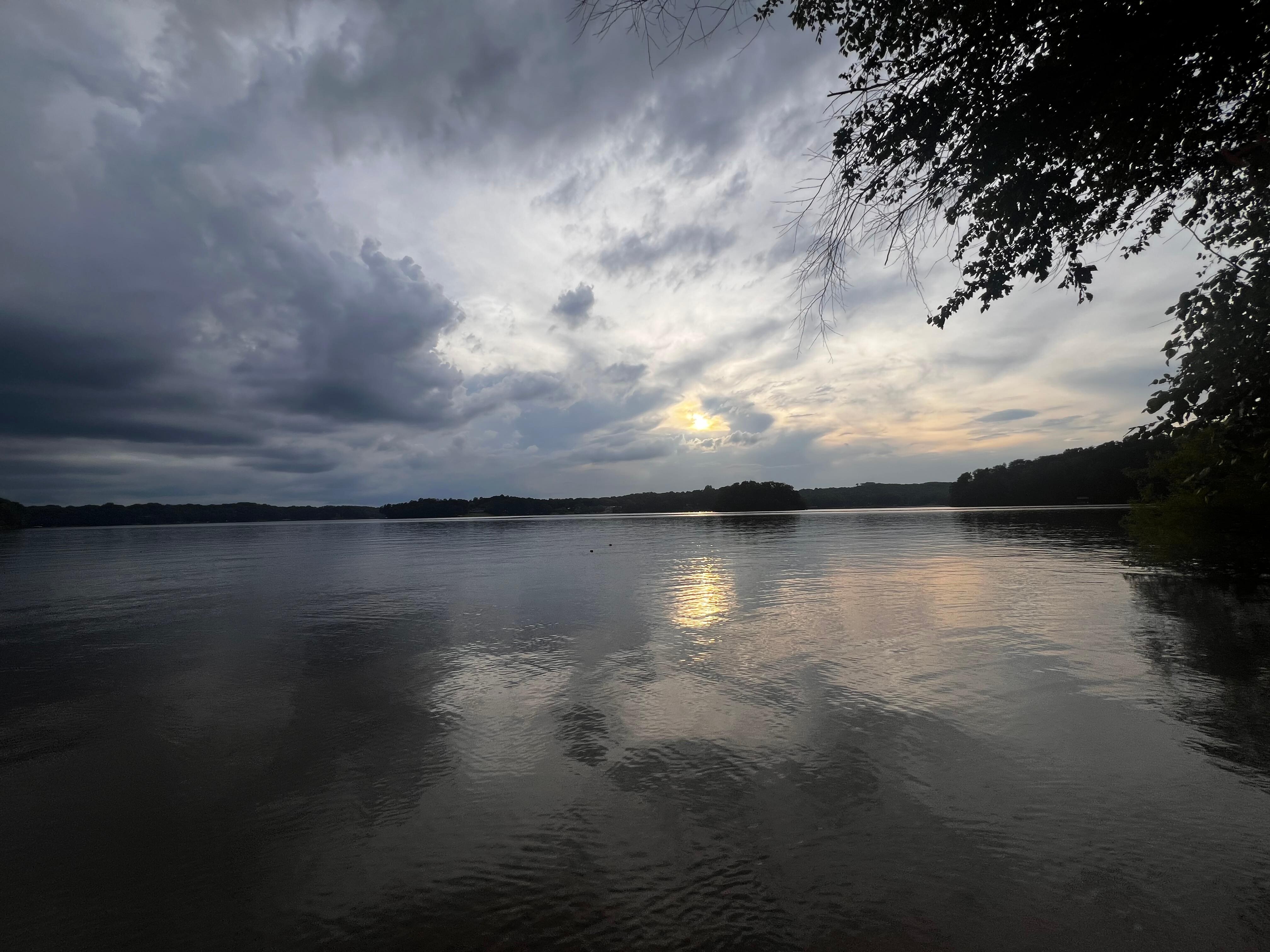 Small walk to this beautiful lake 
