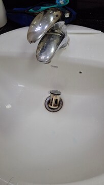 Sink strainer broken