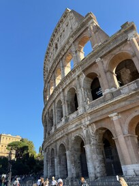 Walking distance to Coliseum