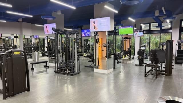 Fitness center has great equipment and easy access.  There is a juice bar open in the morning as well.