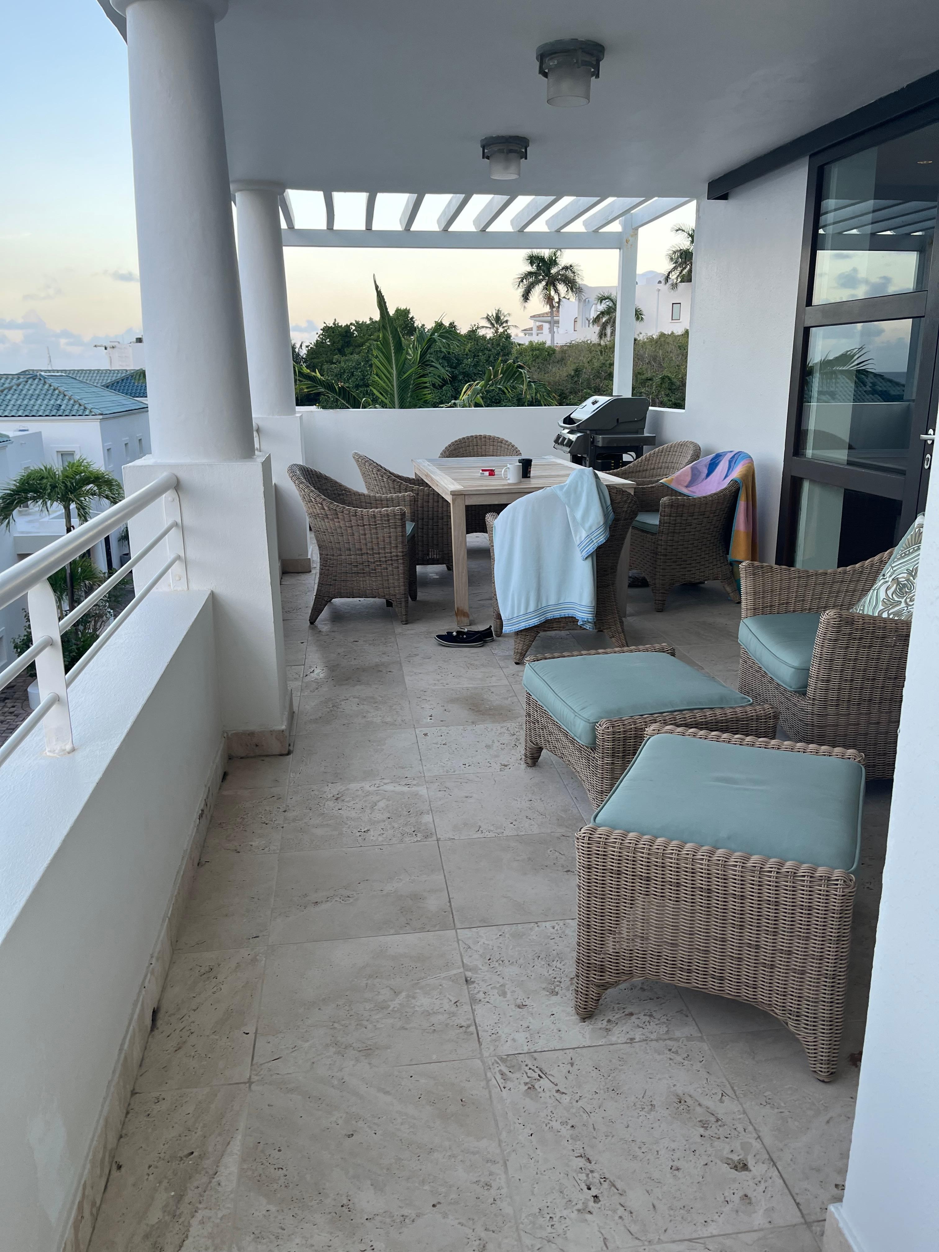 Deck off of 2nd floor bedrooms