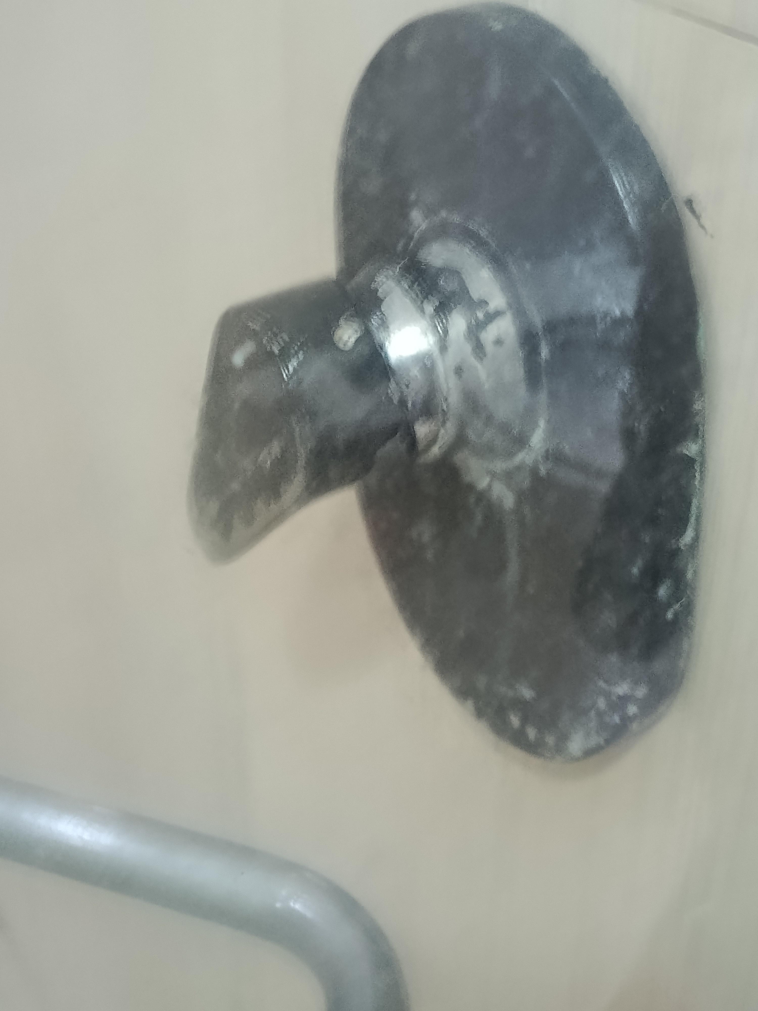 Regaderas viejas, feas e inservible 