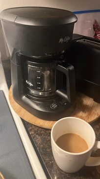 Mini coffee maker with broken handle