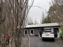Surrounded by forest, kangaroos and neighbours and horses practising dressage. 5 mins to Hahndorf.