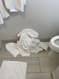 Folhas acumuladas, as quais eu precisava todos os dias solicitar na recepção.