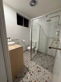 Cute bathroom!