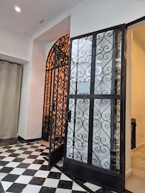 Vakkert ivaretatt hus fra 1800-tallet