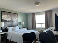 Nice room- queen bed. Spacious, clean. Handwritten, personalized welcome message / very nice.