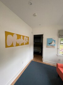 Sitting room between the two bedrooms.