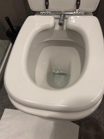Cracked seat