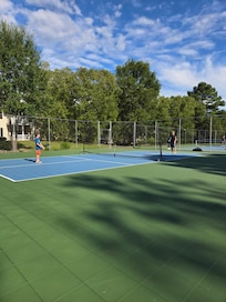 Pickle ball