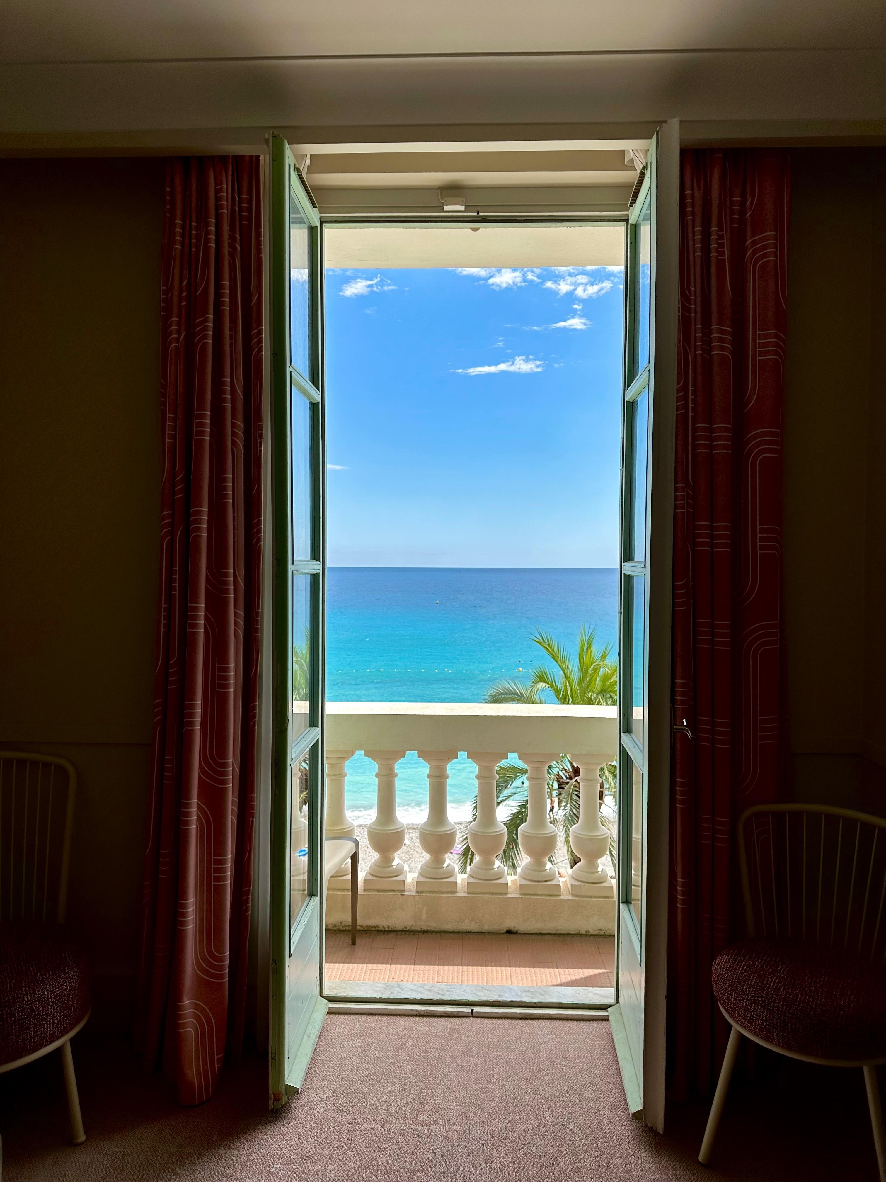 Balkong ut mot stranden 