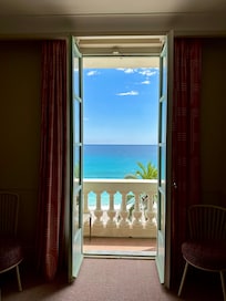 Balkong ut mot stranden